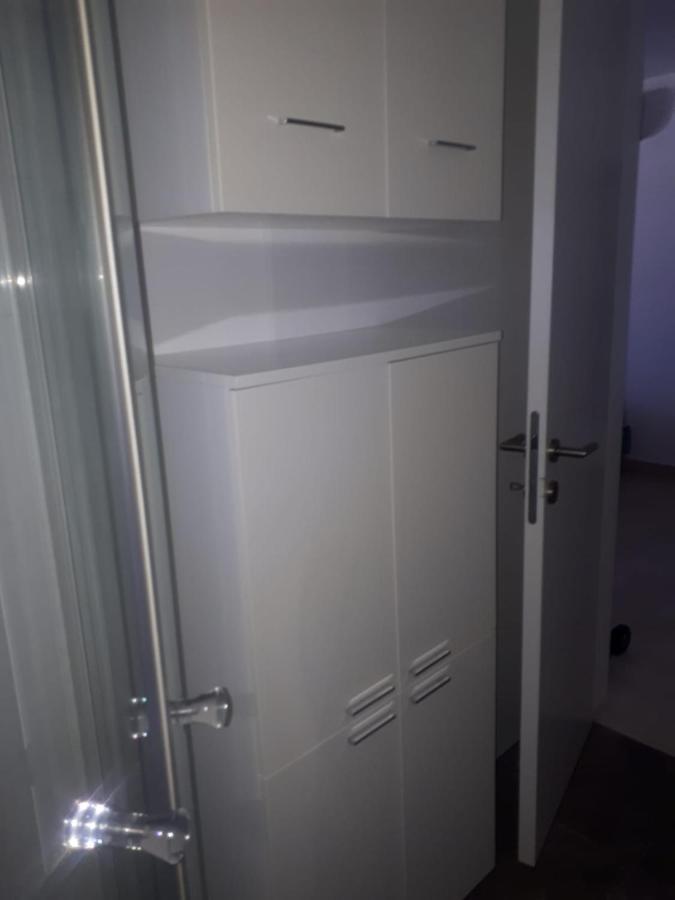 Studio Apartman Labrador 沃迪切 外观 照片